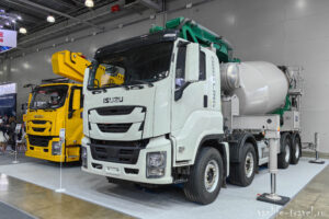 isuzu-betonomeshalka-8x4-1